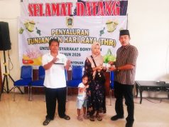 Pemerintah Desa Bonyokan Bagikan THR Perdana Kepada Warganya Anggarkan 170 Juta
