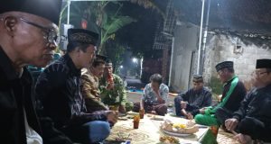 Babinsa Koramil 12/Manisrenggo Bersama Pemerintah Desa Dan Warga Gelar Tirakat Kelancaran Pembangunan Jembatan Garuda