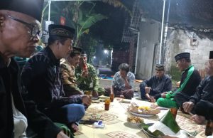 Babinsa Koramil 12/Manisrenggo Bersama Pemerintah Desa Dan Warga Gelar Tirakat Kelancaran Pembangunan Jembatan Garuda
