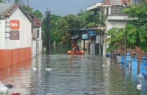 Hujan Deras Dengan Durasi Lama Mengakibat kan Banjir dan Kemacetan di Jalan Solo – Sukoharjo