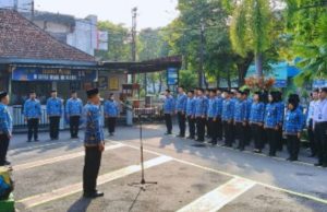 Perkuat Jiwa Korsa, Pegawai Lapas Klaten Kenakan Seragam Korpri Dalam Apel Kesadaran Nasional.