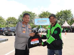 Aksi Sosial Kapolres Bekasi Kota, Warga hingga Ojol Terima Sembako Gratis