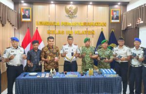 WUJUDKAN LINGKUNGAN BERSIH : Lapas Klaten Gelar Razia dan Tes Urin Guna Berantas Narkoba serta Handphone llegal
