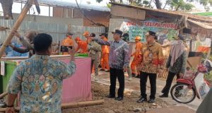 Camat Kalideres Pimpin Penertiban 6 Bangunan Liar di Aset Pemprov DKI
