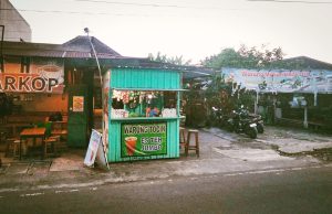 Di Jual Rumah Dan Pekarangan.