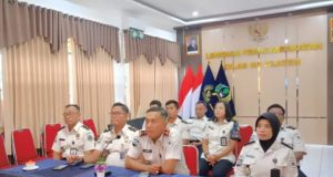 KOMITMEN MORAL DAN PROFESIONAL: Lapas Klaten Ikuti Zoom Konsolidasi Penyelenggaraan Pelayanan Publik Bersama Kemenko Hukum Ham Imipas