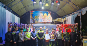 MERIAHKAN LOMBA SATKAMLING 2026, POLRES KUNINGAN GELAR WAYANG GOLEK “PAK 3” DI DARMA